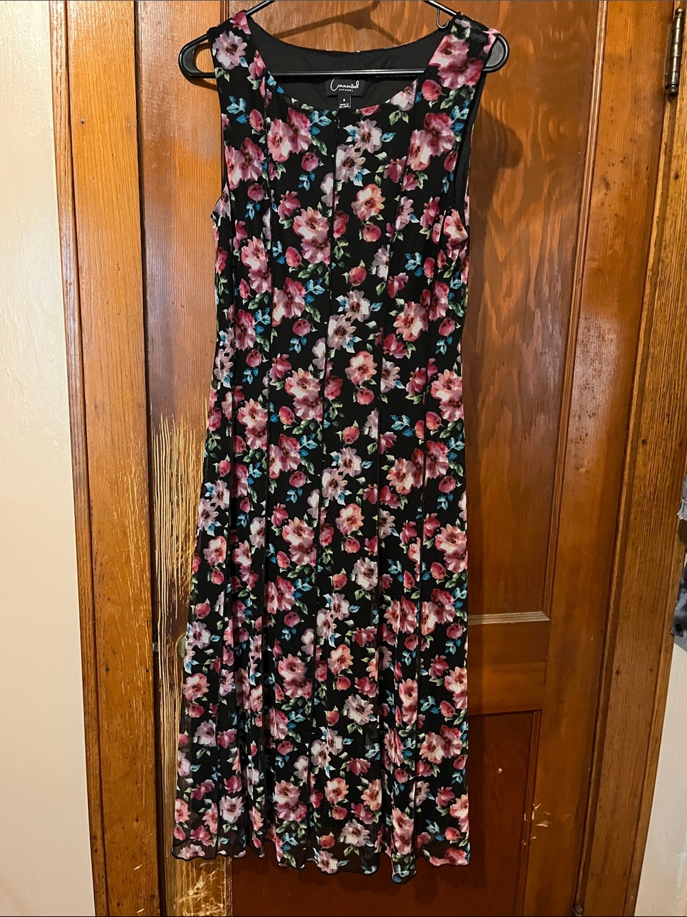 connected apparel Black Floral Sleeveless Midi Dress